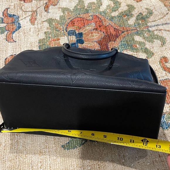 Stylish good quality well made pre-owned leather bag purse black,  made in China - Picture 4 of 13